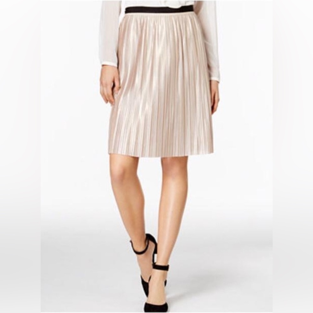Tommy Hilfiger Gold Pleated Skirt size 6